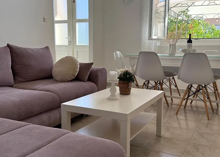 Niky * Betina (Sibenik-Knin)